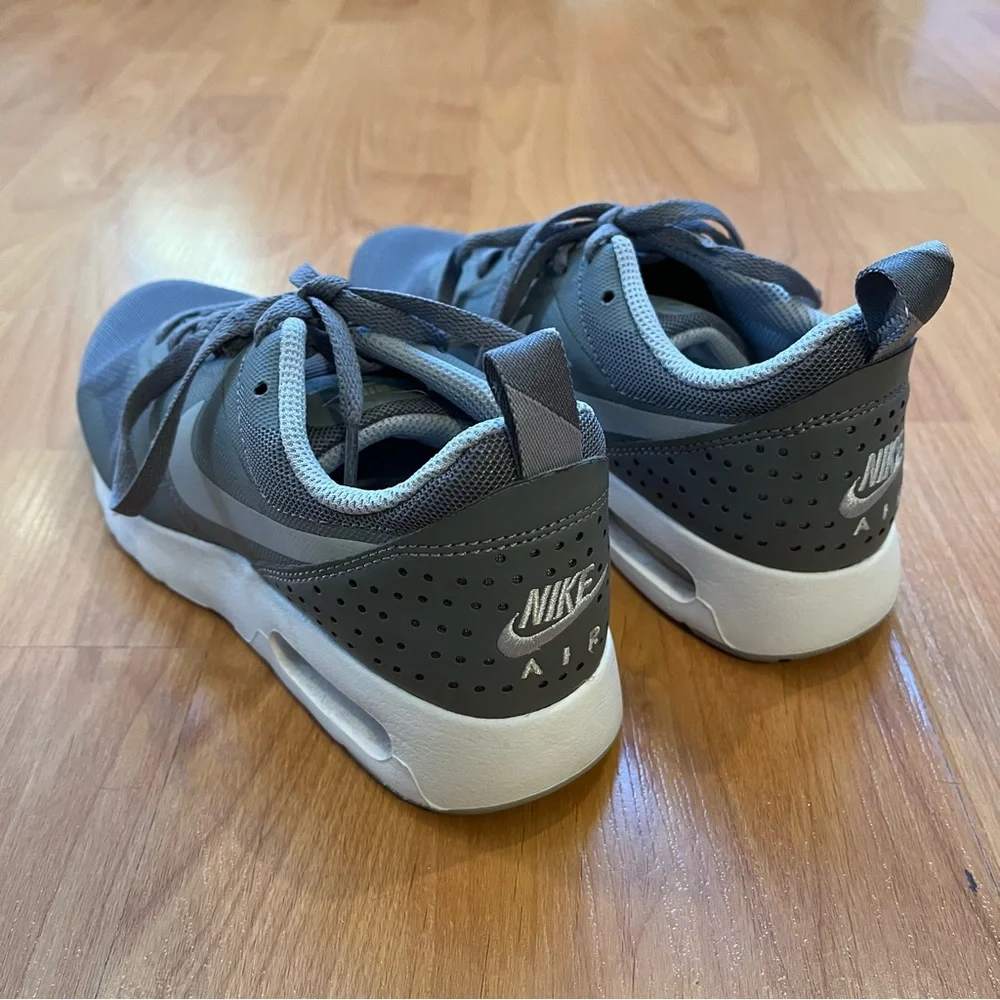 Nike air max tavas running shoes
